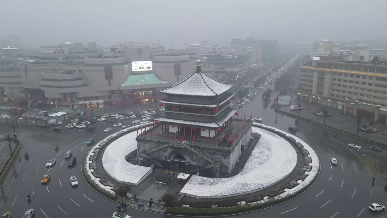 西安钟楼雪景夜景视频素材