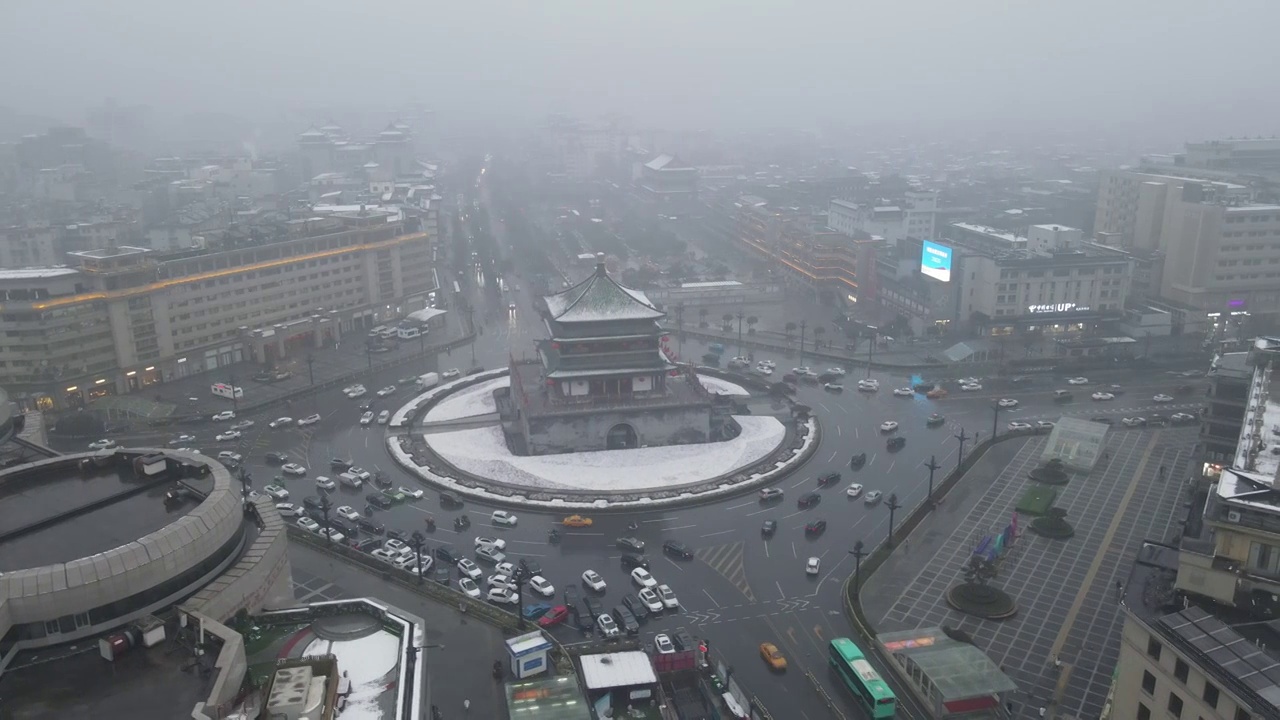 西安钟楼雪景夜景视频素材