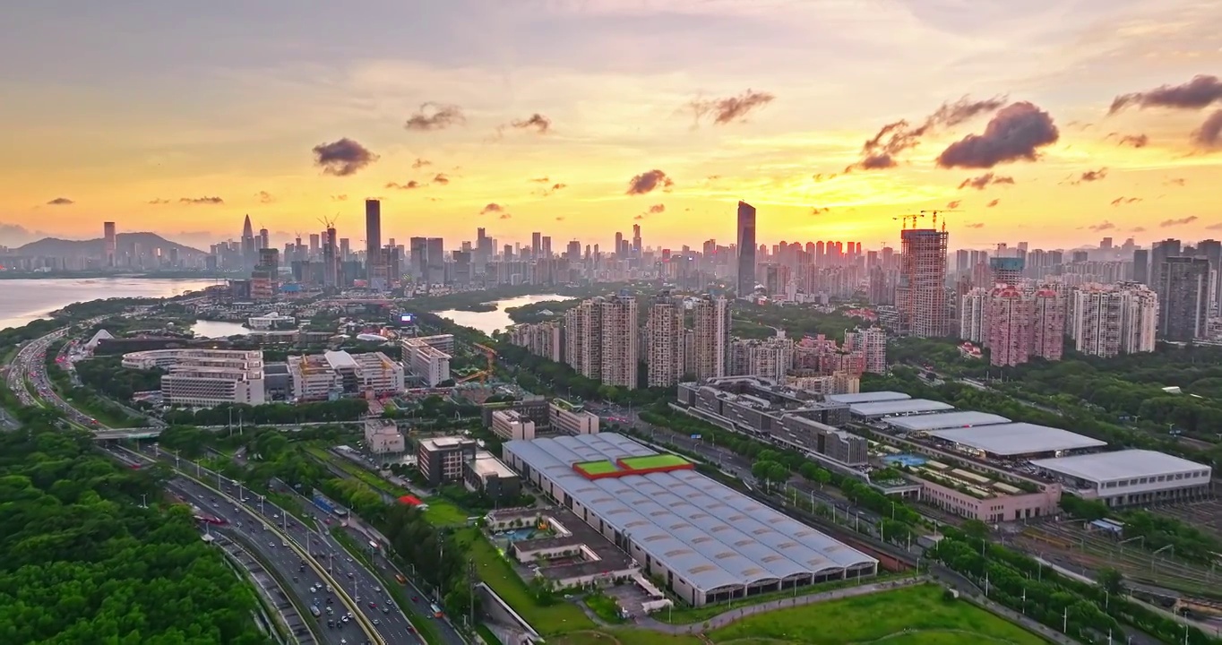 中国深圳日落城市天际线已去除广告标签航拍视频素材