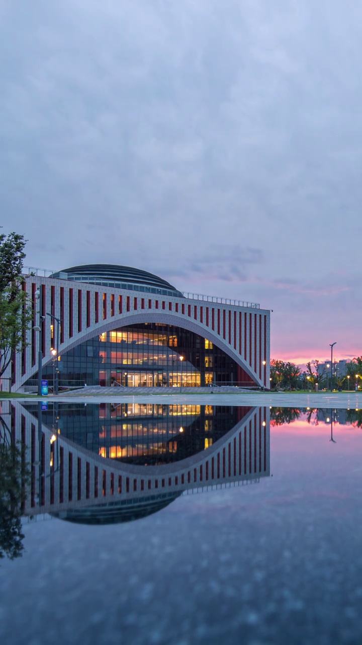 杭州西湖大学云谷校区日落晚霞夜景延时视频素材