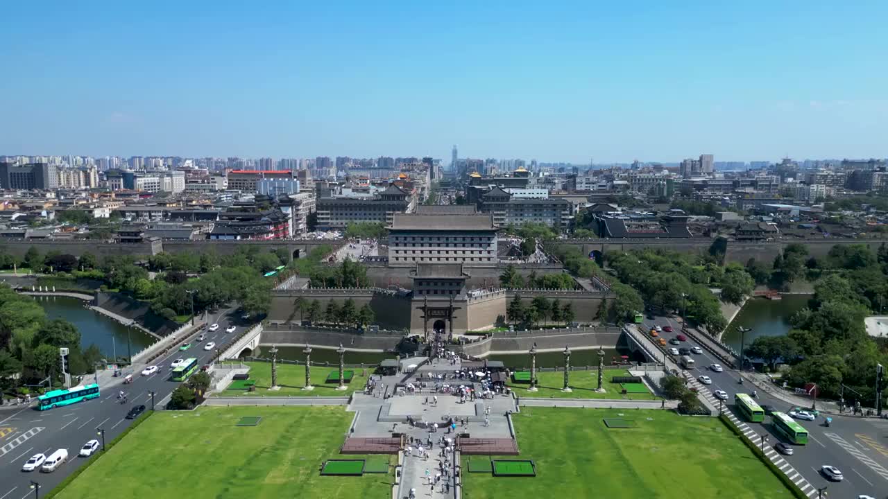 西安 地标 永宁门 小雁塔 南门城楼 西安钟楼 鼓楼 西安博物院视频素材