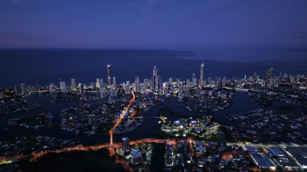 澳大利亚黄金海岸夜景航拍视频素材