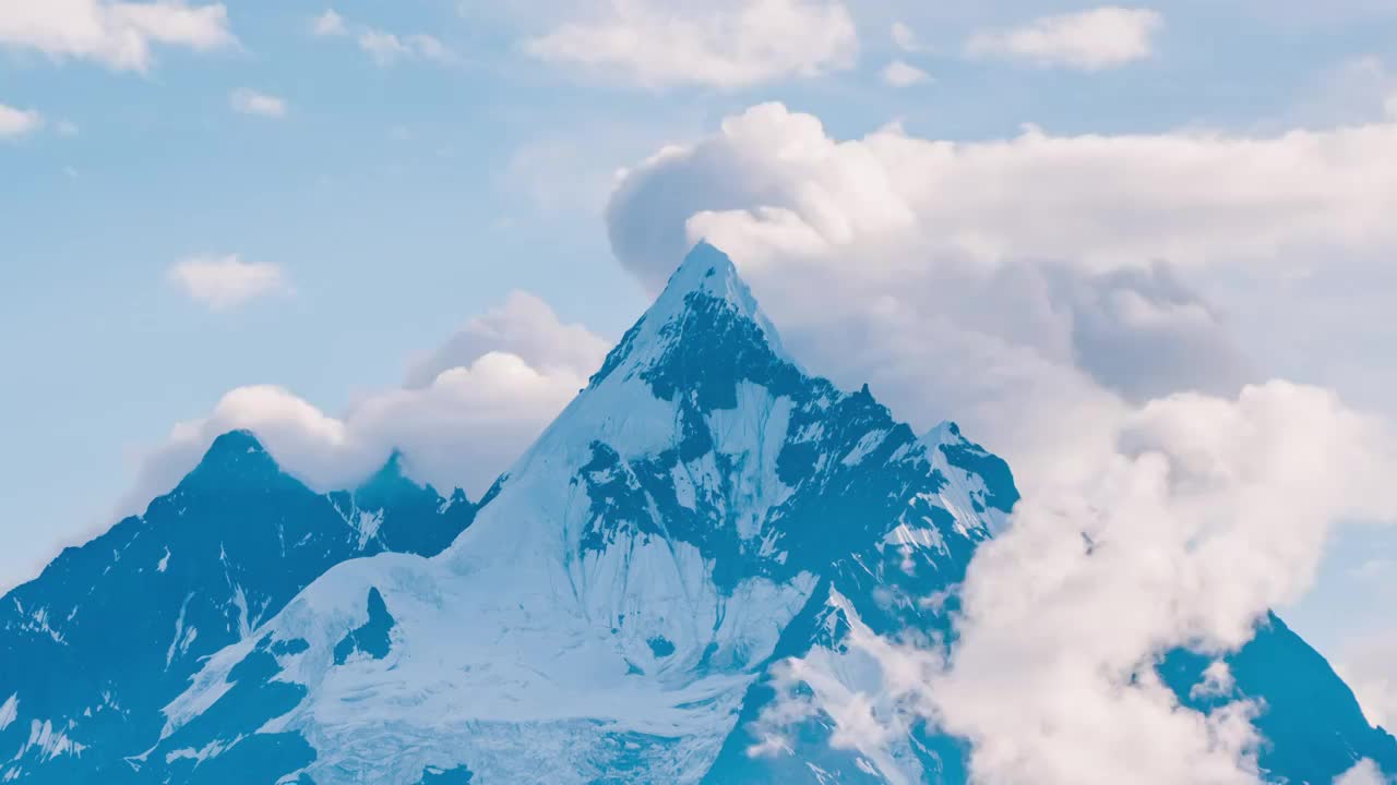 云南梅里雪山缅茨姆峰延时摄影视频下载