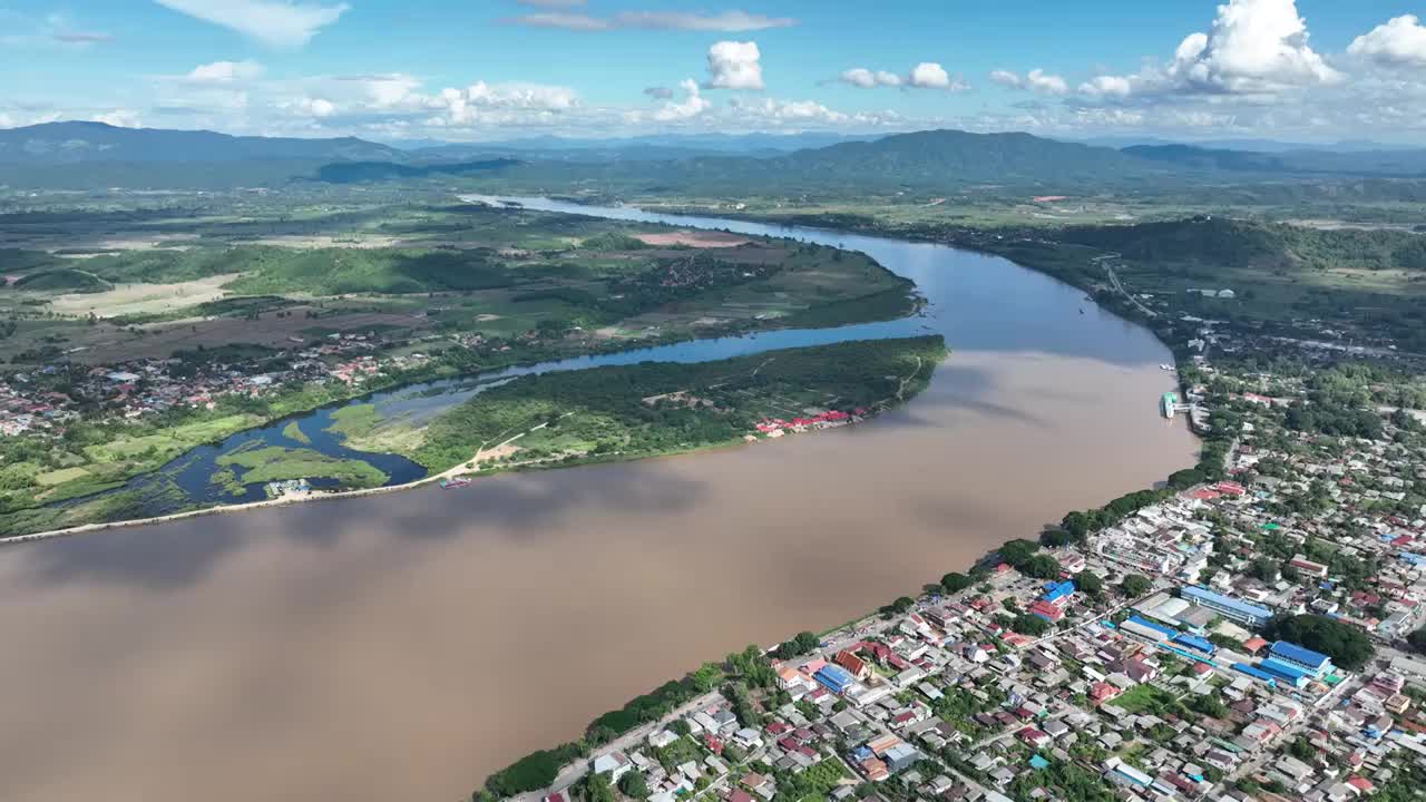 航拍泰国老挝清盛城市湄公河河滨景观视频素材