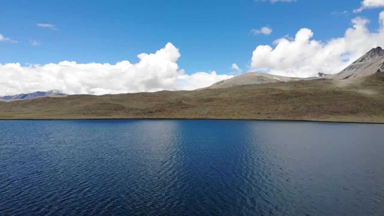 航拍西藏宗措湖 高视角环绕视频素材