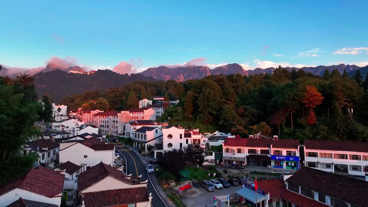 航拍安徽省九华山风景区 日落晚霞 夜景  山脉山峰 街景 云海 天空 寺庙 旅游著名景区 森林视频素材