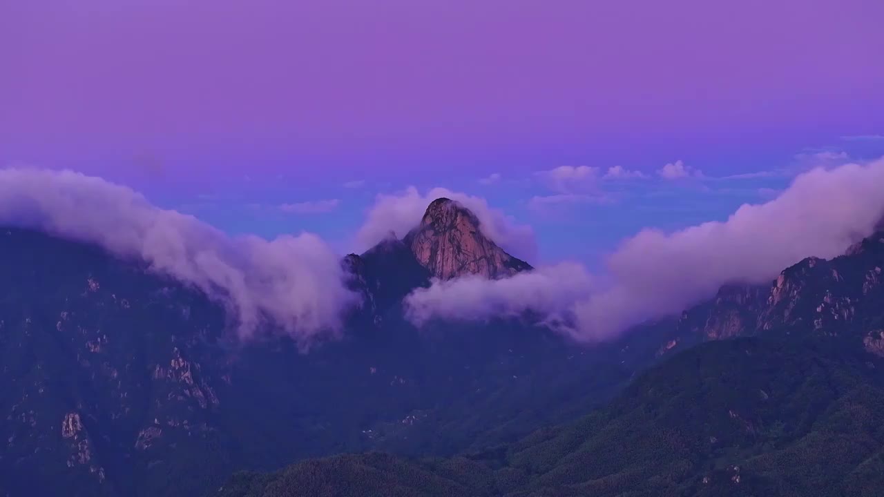 航拍安徽省九华山风景区 日落晚霞 夜景  山脉山峰 街景 云海 天空 寺庙 旅游著名景区 森林视频素材