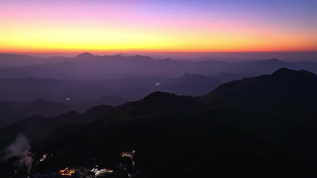 航拍安徽省九华山风景区 日落晚霞 夜景  山脉山峰 街景 云海 天空 寺庙 旅游著名景区 森林视频素材