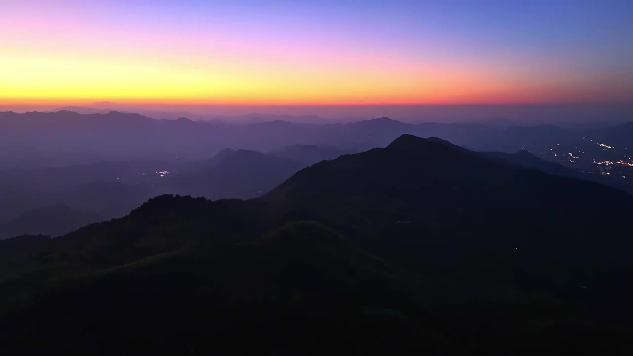 航拍安徽省九华山风景区 日落晚霞 夜景  山脉山峰 街景 云海 天空 寺庙 旅游著名景区 森林视频素材