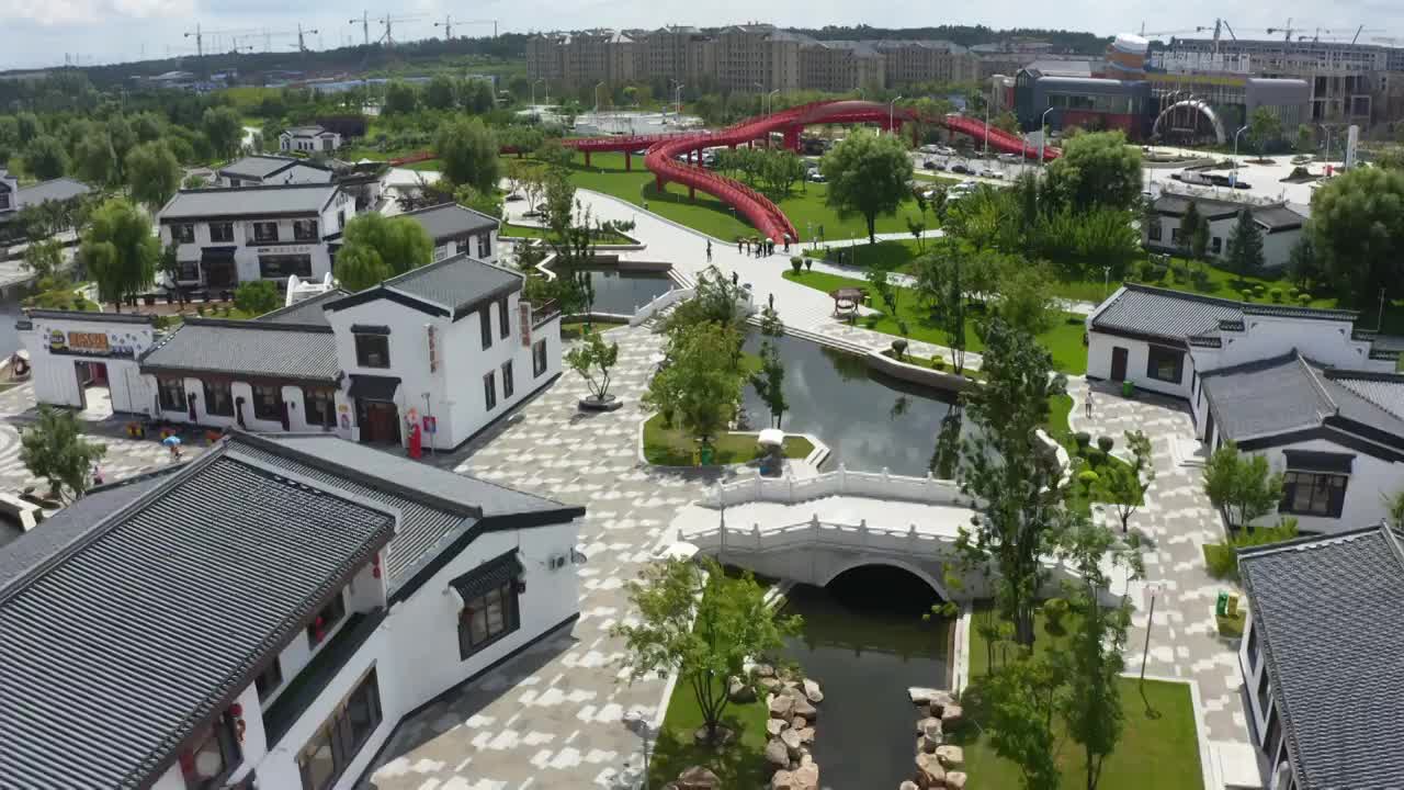 亚洲中国吉林省网红城市梅河口市海龙湖夏季4K航拍视频素材