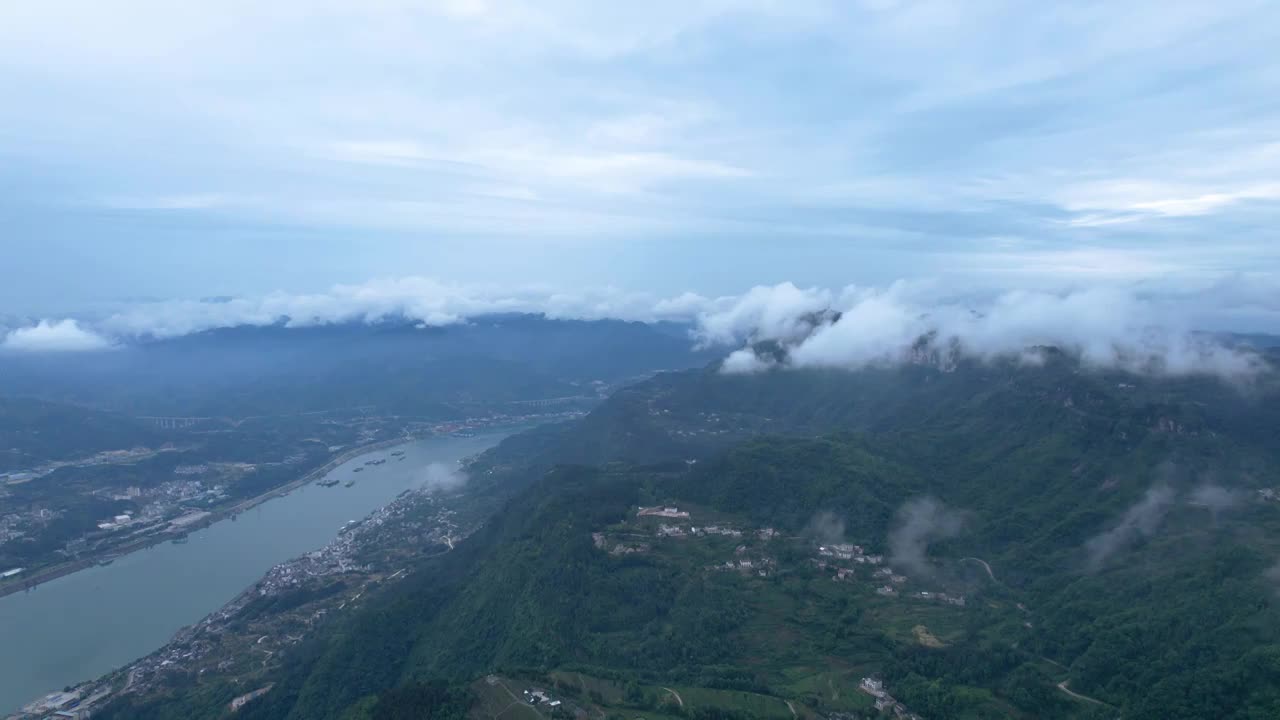 4K湖北宜昌西陵峡段自然山峰云海航拍视频视频素材