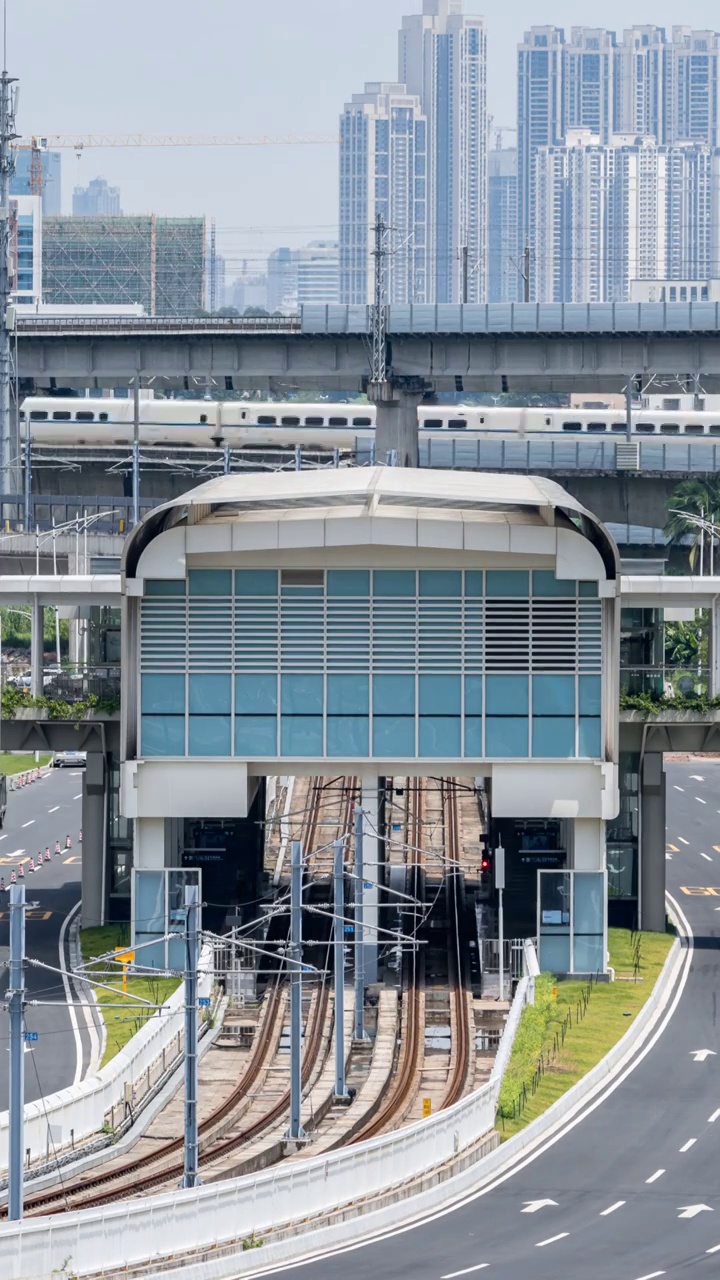 广东省佛山市南海有轨电车和高铁视频素材