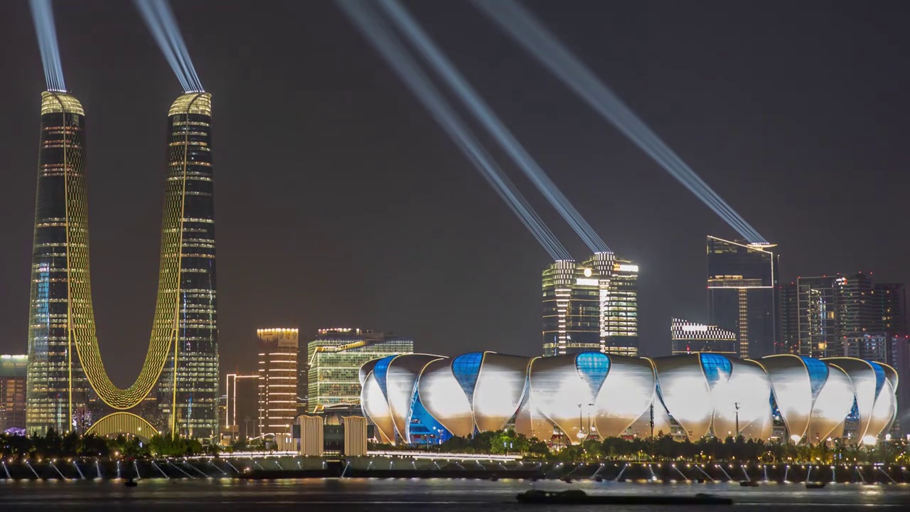 杭州亚运会 奥体中心 杭州之门 夜景灯光秀延时视频素材