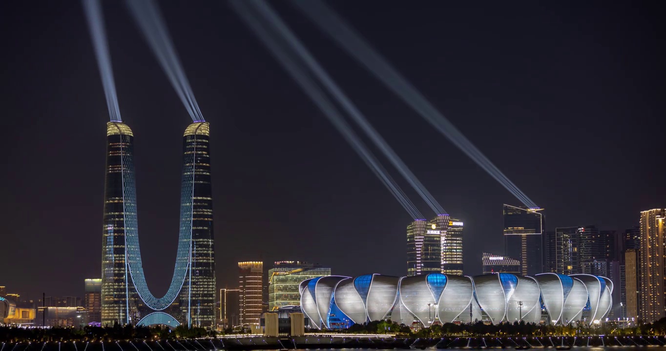 杭州亚运会 奥体中心 杭州之门 夜景灯光秀延时视频素材