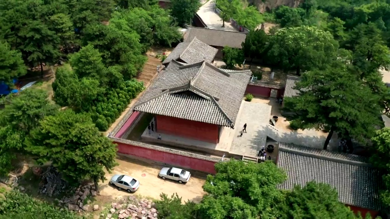 航拍山西五台县南禅寺大殿视频素材