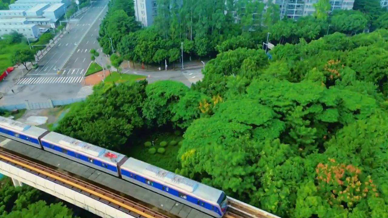 跨江大桥轨道路桥上飞驰的城际列车城际轻轨专列交通旅客通勤地铁高速客运列车动车组电气化列车技术中国速度视频素材