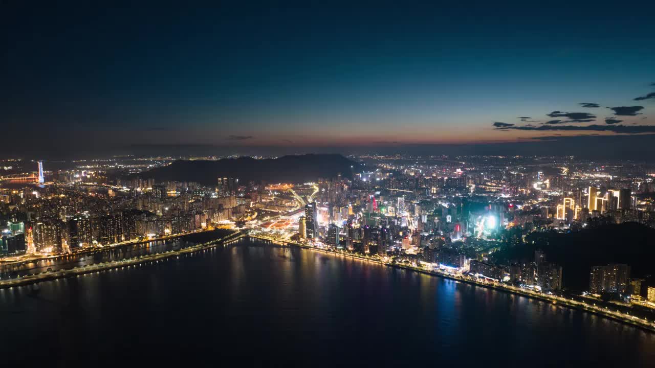 航拍珠海情侣路拱北湾夜景延时视频素材