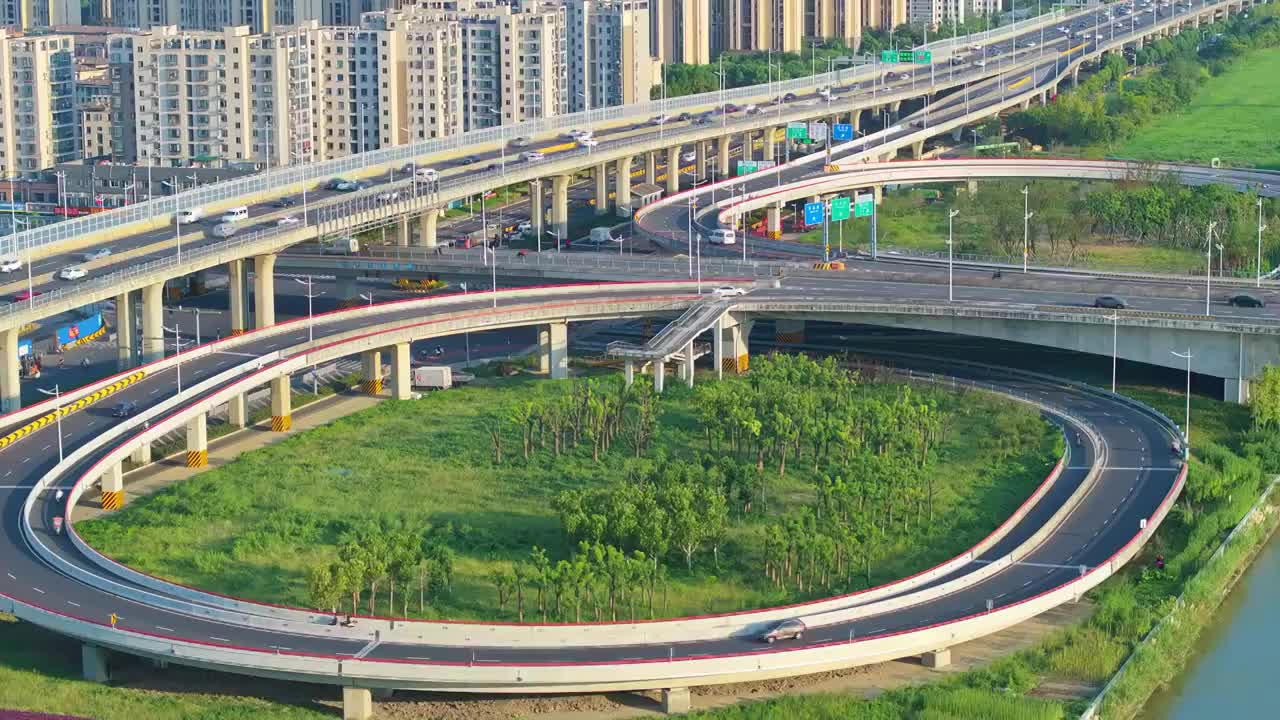 苏州吴中宝带桥，斜港大桥，大运河和东吴塔的风景航拍视频素材