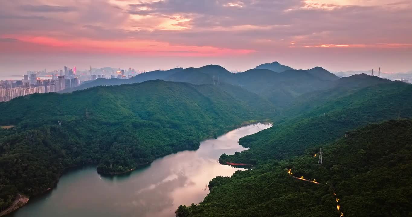 清晨航拍深圳山脉水库自然风光视频素材