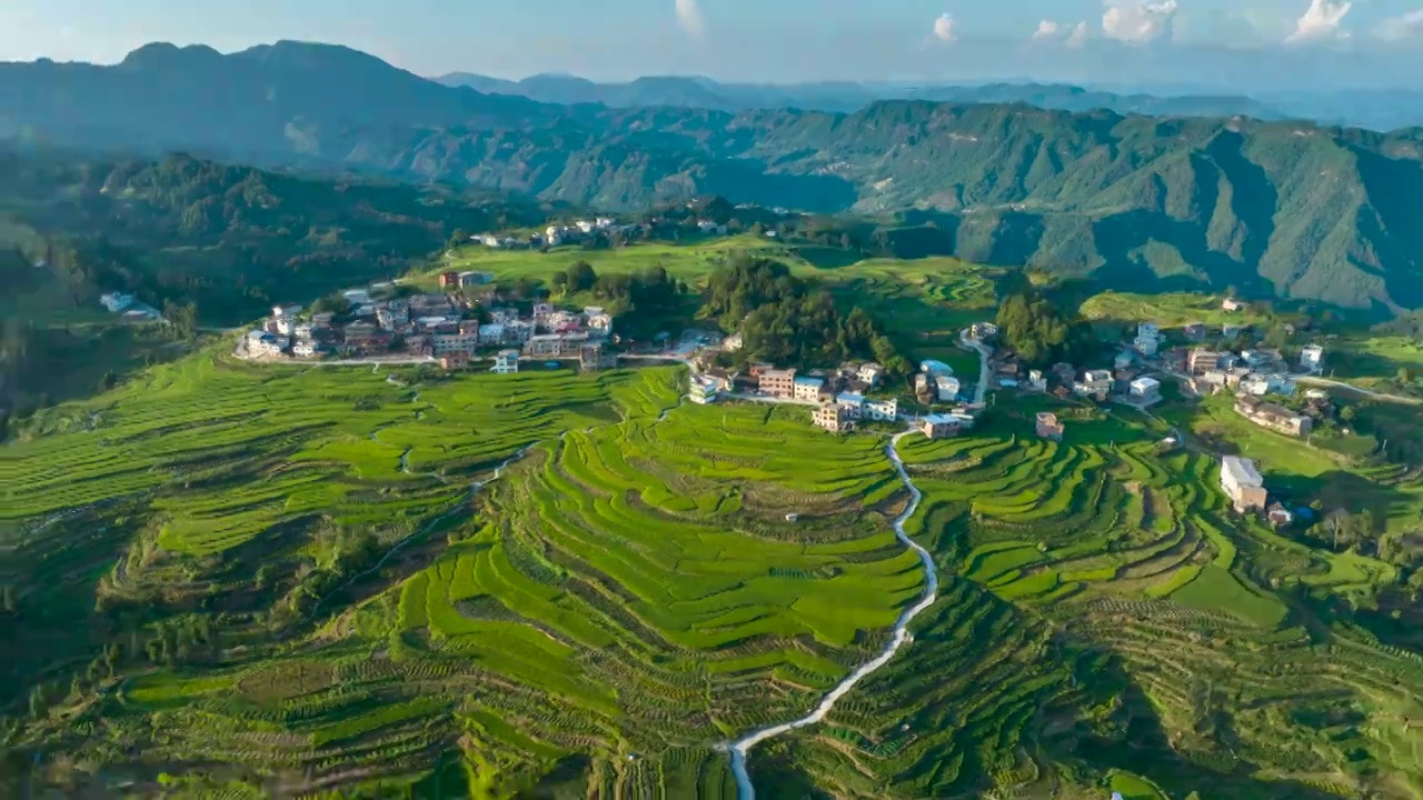 延时拍摄夏季的贵州独山高山台地风光视频素材