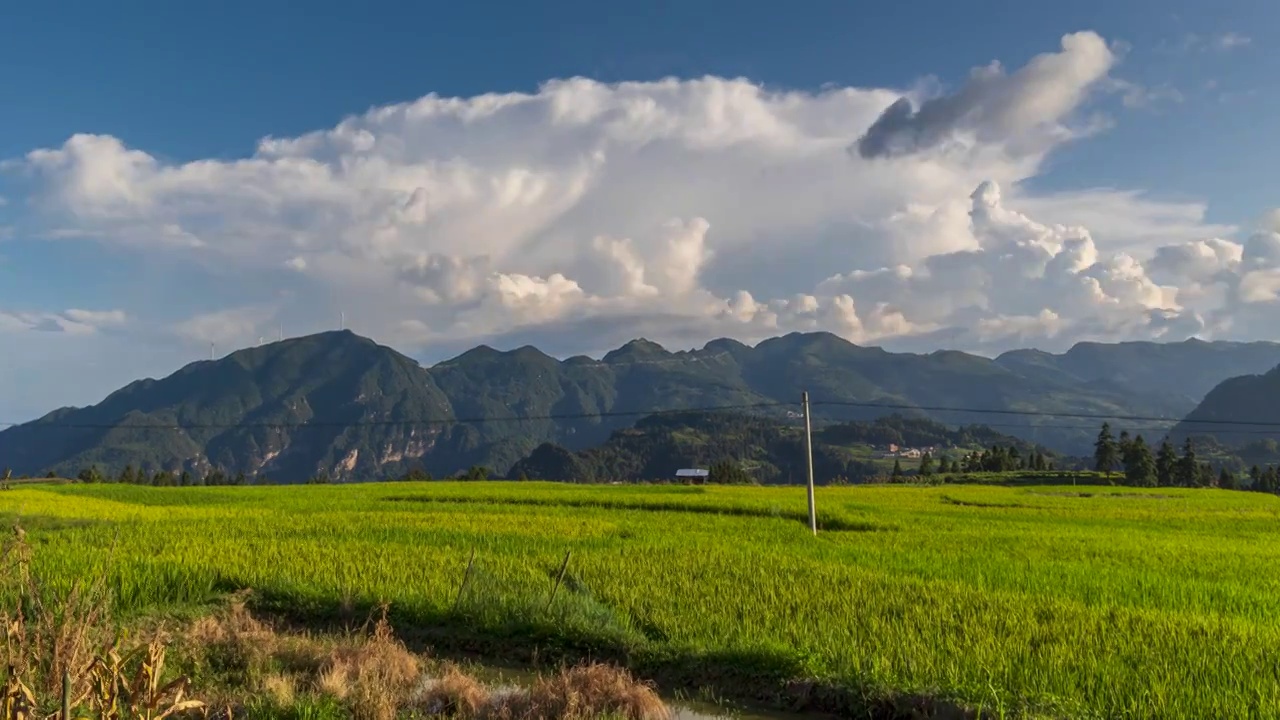 延时拍摄夏季的贵州独山高山台地风光视频素材