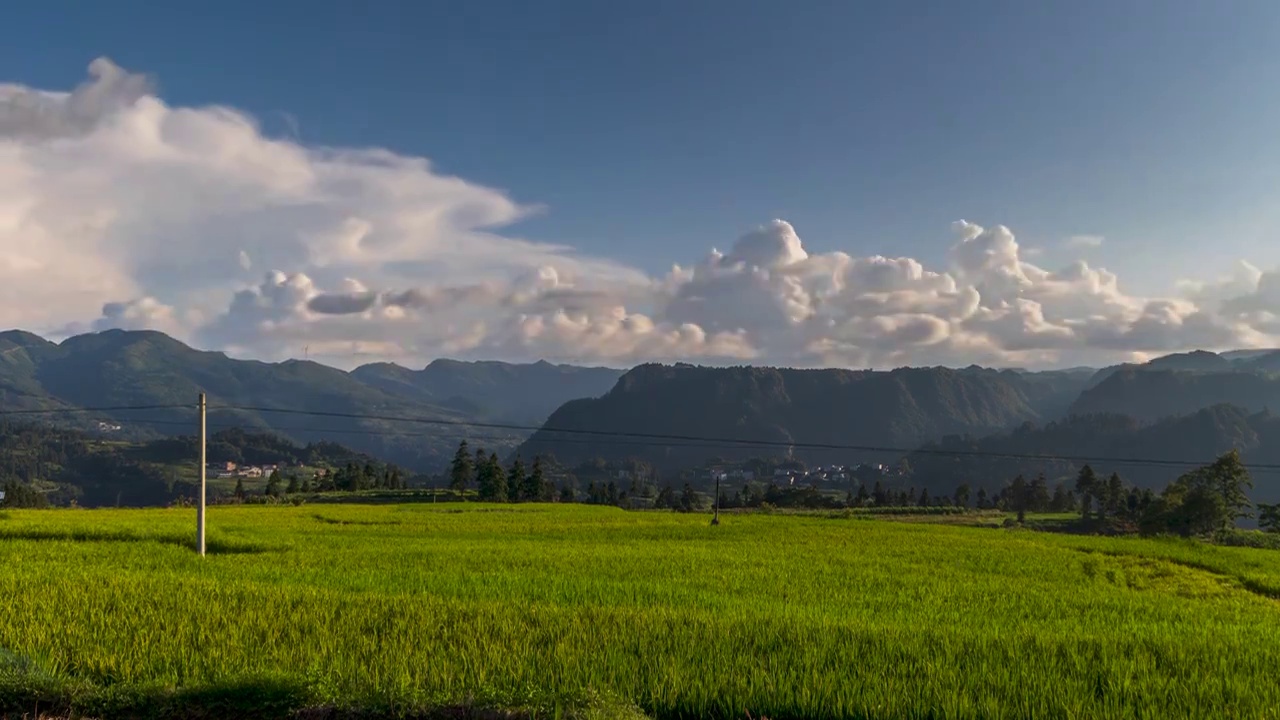 延时拍摄夏季的贵州独山高山台地风光视频素材