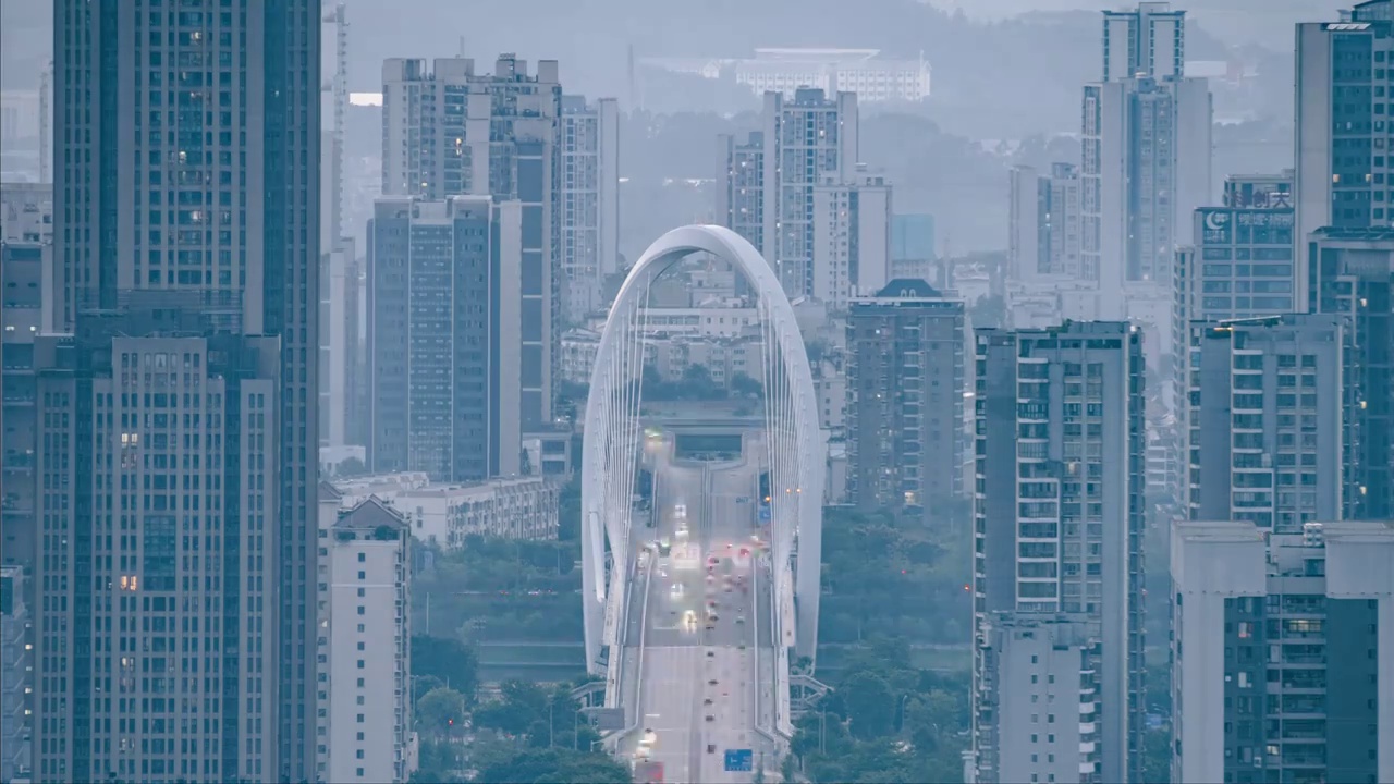 广西柳州白沙大桥车流日转夜延时摄影视频素材