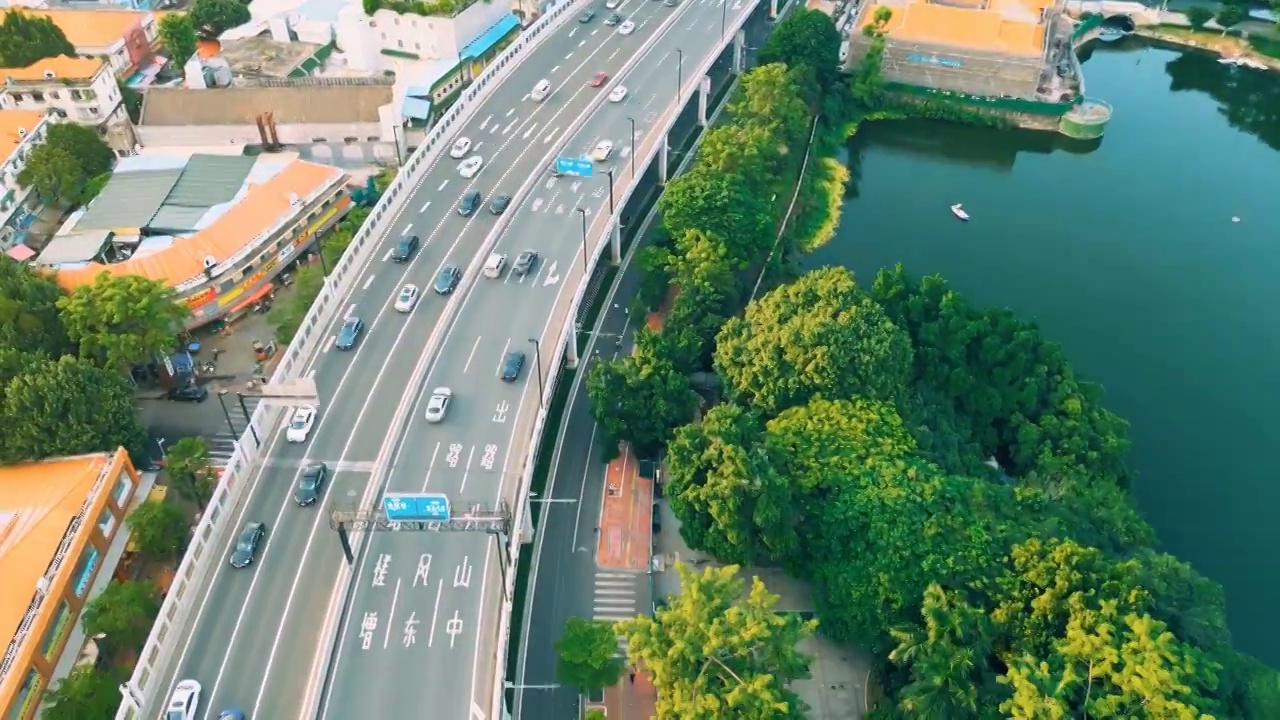 航拍广州荔湾湖畔黄沙大道内环路车道优美城市风光优雅的姿态穿越城市繁华便捷和舒适的出行体验独特风景线视频素材