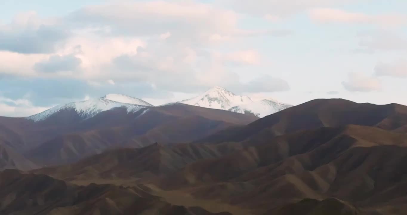 新疆天山山脉雪山视频素材