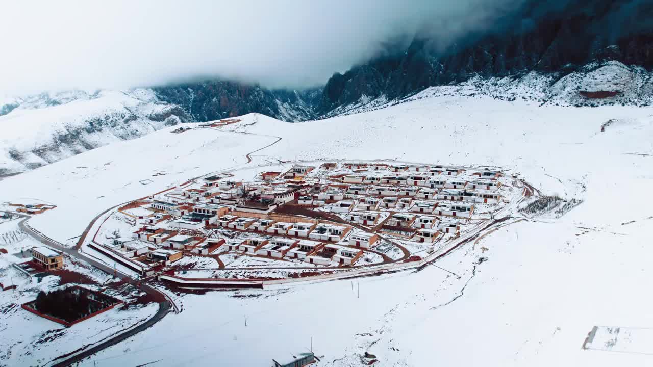 航拍雪中的甘南甘加秘境白石崖视频素材