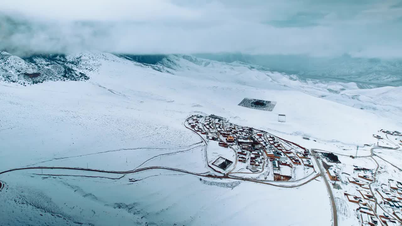 航拍雪中的甘南甘加秘境白石崖视频素材