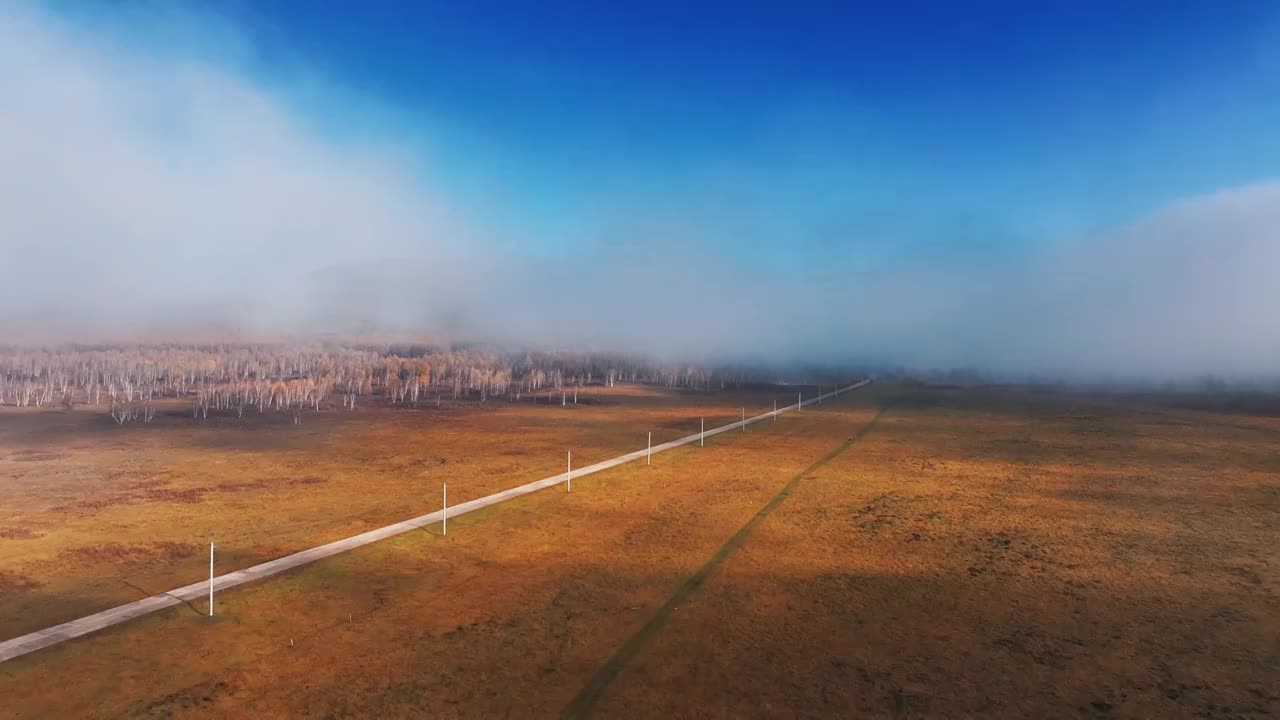 阿尔山天池秋季航拍大气4K风景视频素材