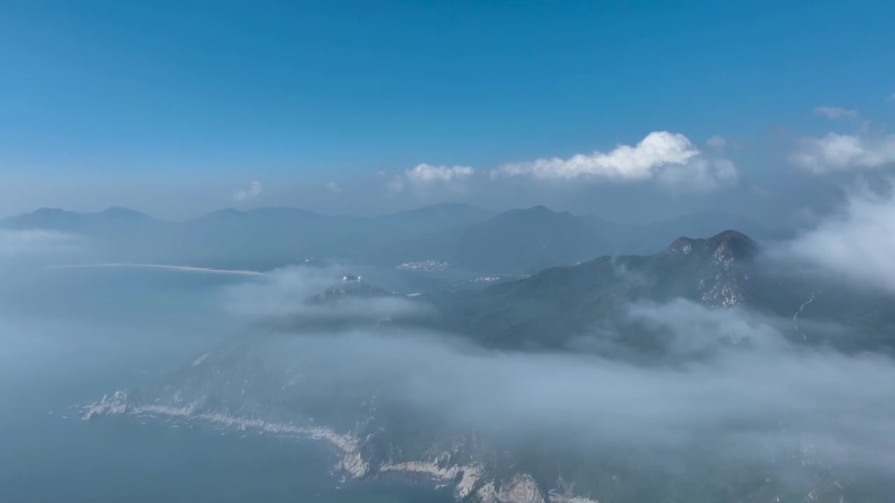 航拍深圳东西涌天文台海岸线云海景观4K视频素材