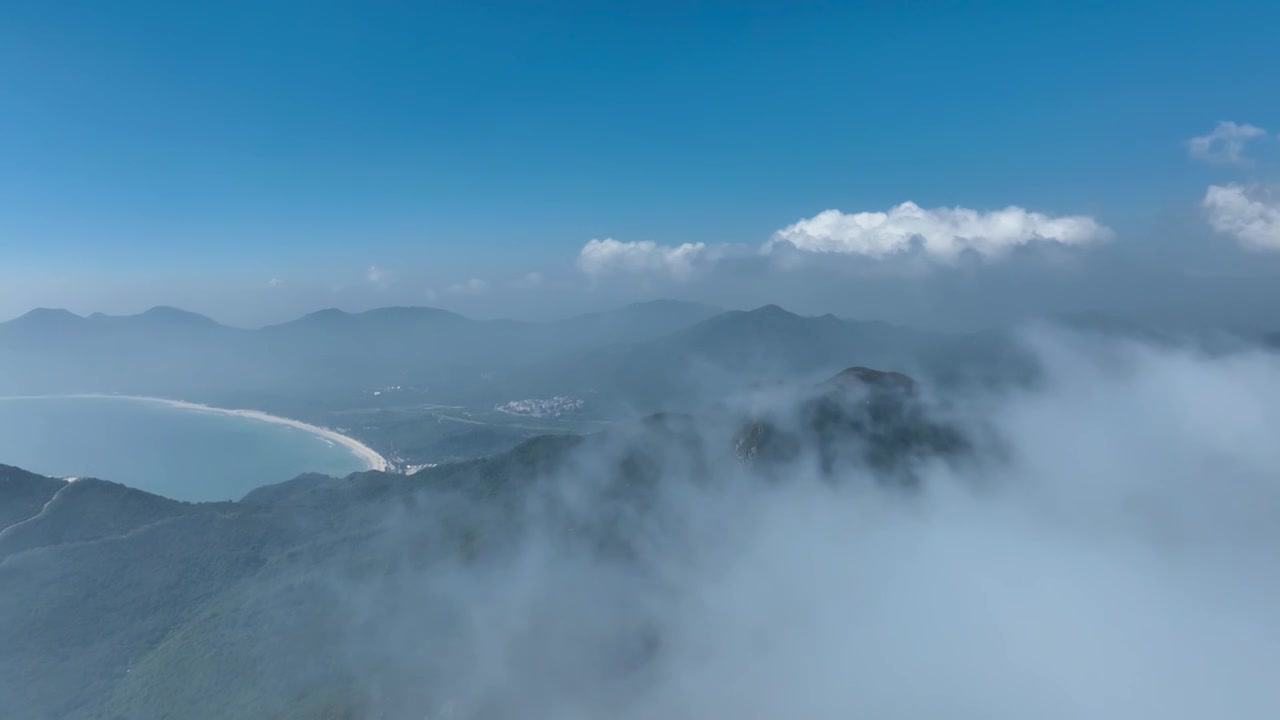 航拍深圳东西涌天文台海岸线云海景观4K视频素材