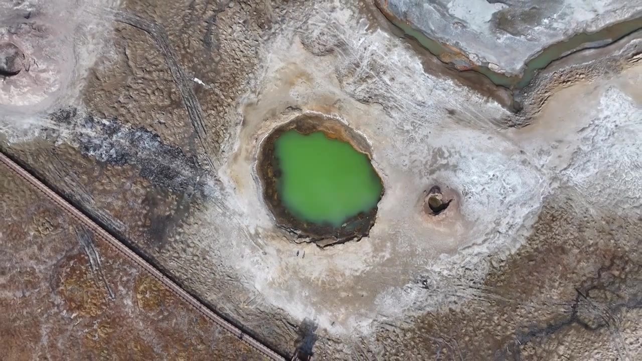 新疆天山山脉帕米尔高原木吉火山航拍视频素材