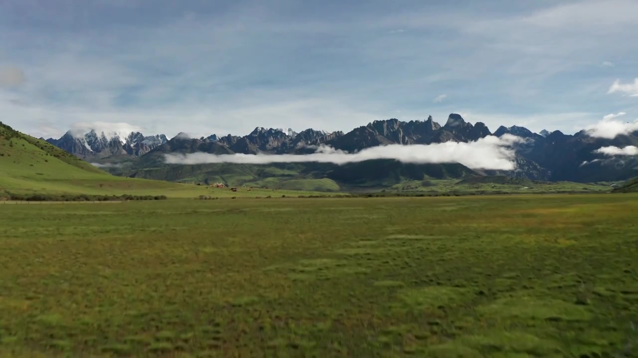 川西雪山湖泊风光视频素材