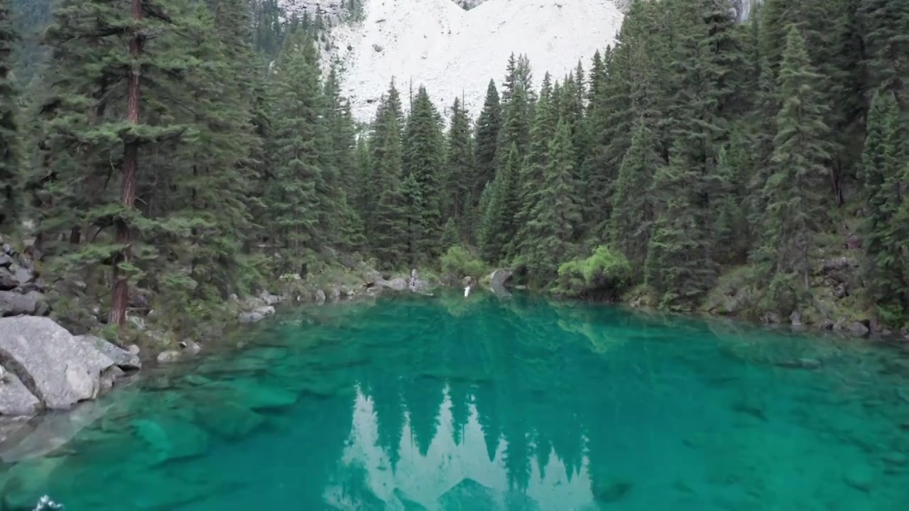 川西雪山湖泊风光视频素材