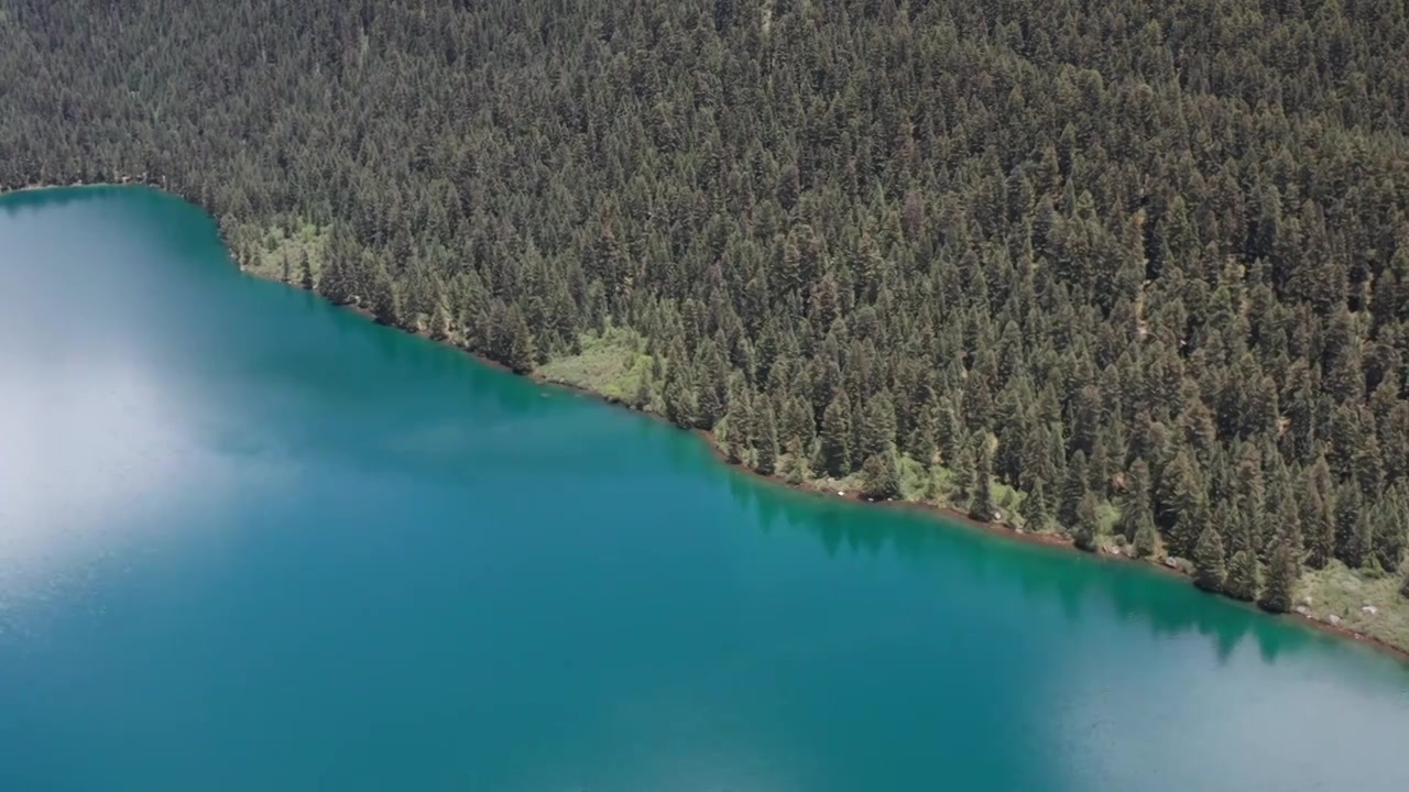 川西雪山湖泊风光视频素材