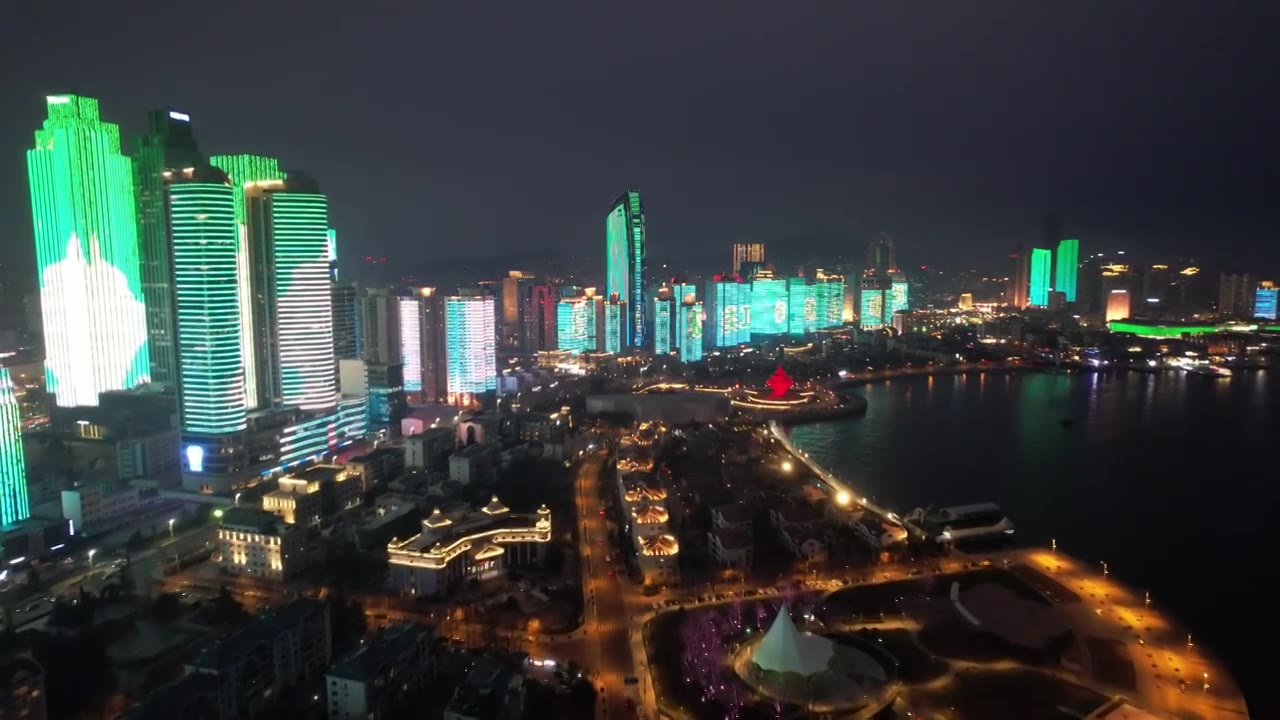 山东青岛浮山湾城市天际线夜景风光航拍视频素材