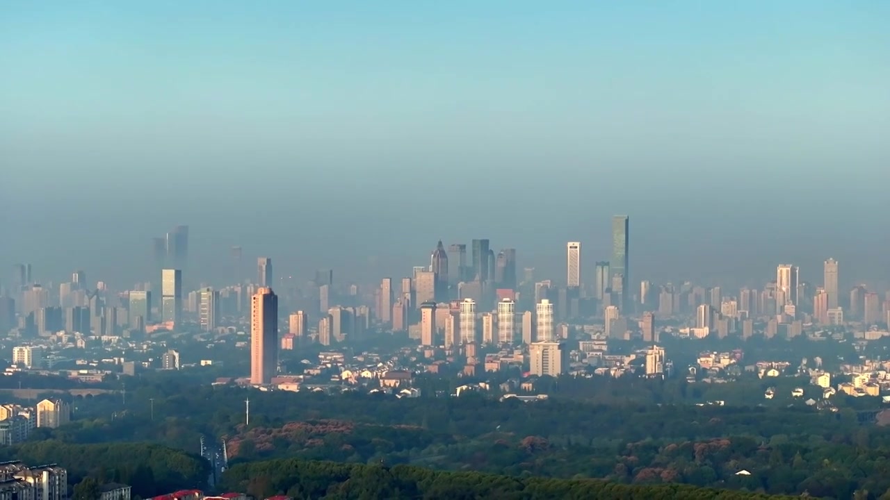 清晨日出的南京城市密集的城市建筑视频素材