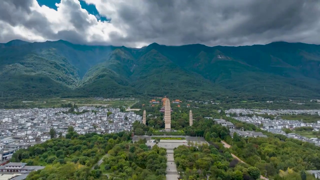 延时航拍云南大理洱海和古城全景视频素材