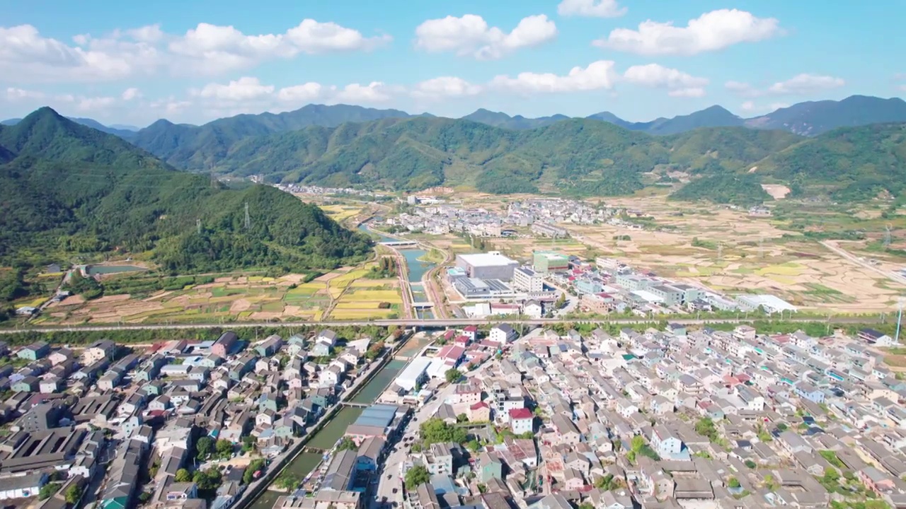 浙江省宁波宁海西店香石村秋天自然建筑风景航拍视频素材