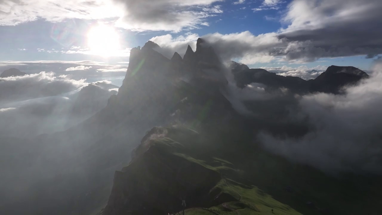 航拍意大利刀锋山视频素材