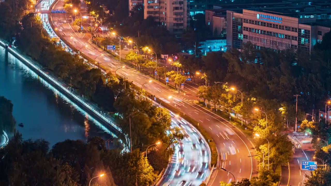 中国北京市繁忙夜景车流延时视频素材