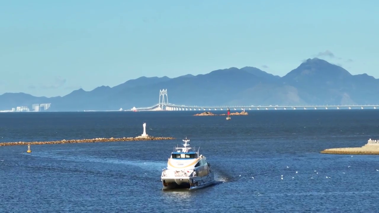 珠海香洲港码头归航客轮视频素材