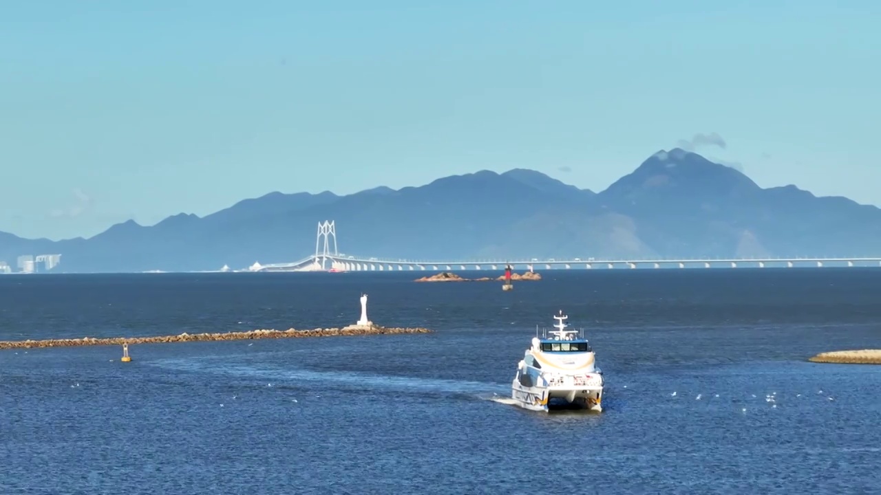 珠海香洲港码头归航客轮视频素材