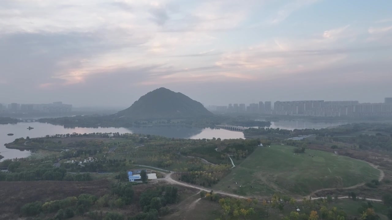 深秋的济南华山湖风景如画视频素材