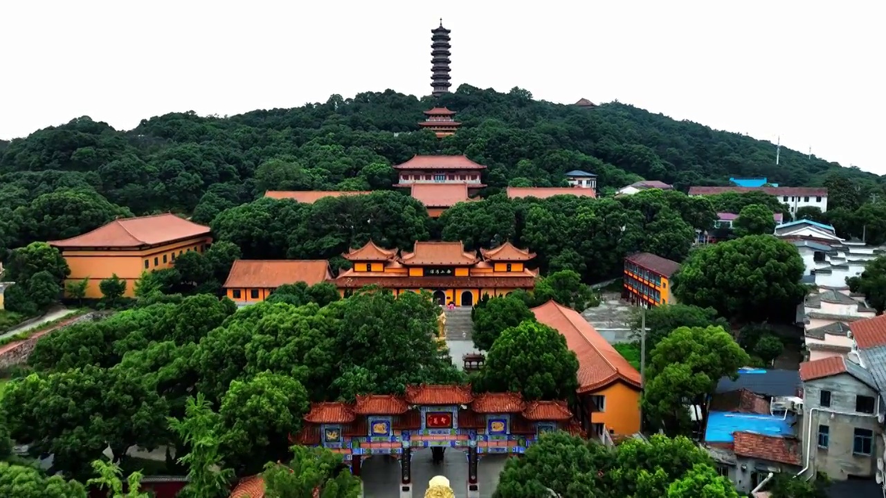 湖南岳阳圣安寺古寺庙历史人文航拍视频视频素材