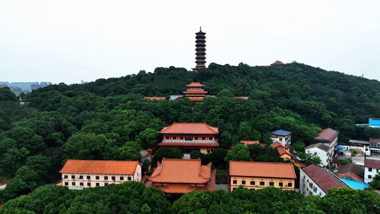 湖南岳阳圣安寺古寺庙历史人文航拍视频视频素材