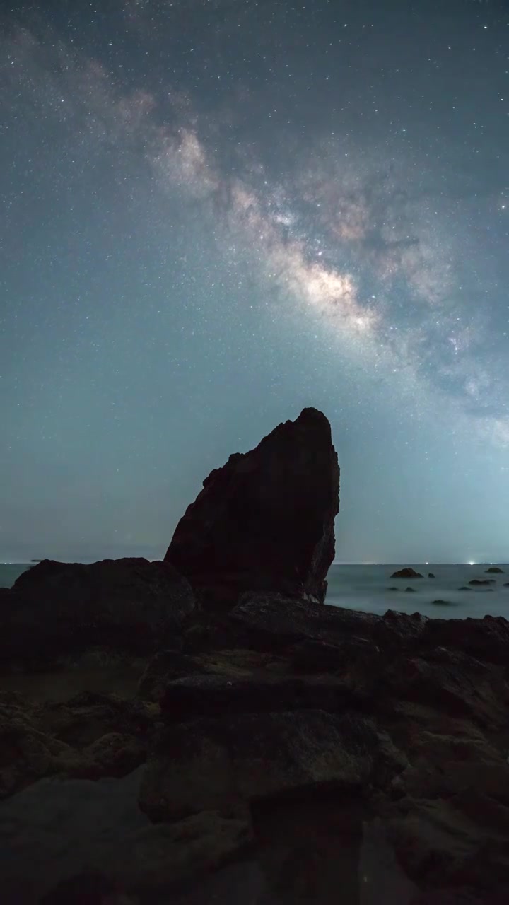 万宁山钦湾礁石银河视频素材